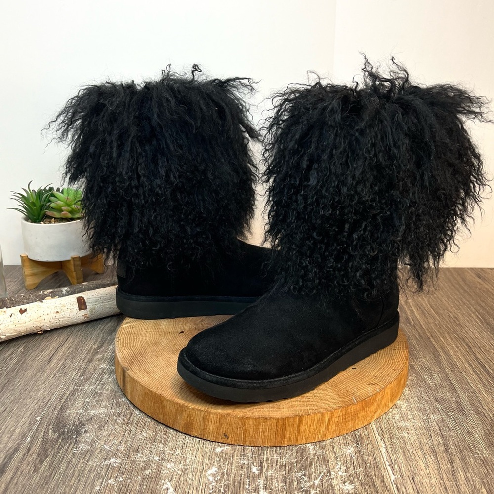 *UGG | Classic Short Curly Sheepskin Cuff Mongolian Black Suede Boots Size 6